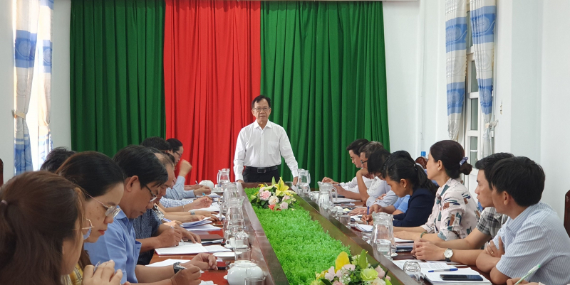 Phó Chủ tịch Thường trực HĐND tỉnh Trần Minh Lực phát biểu tại buổi làm việc với Thường trực HĐND huyện Thuận Bắc